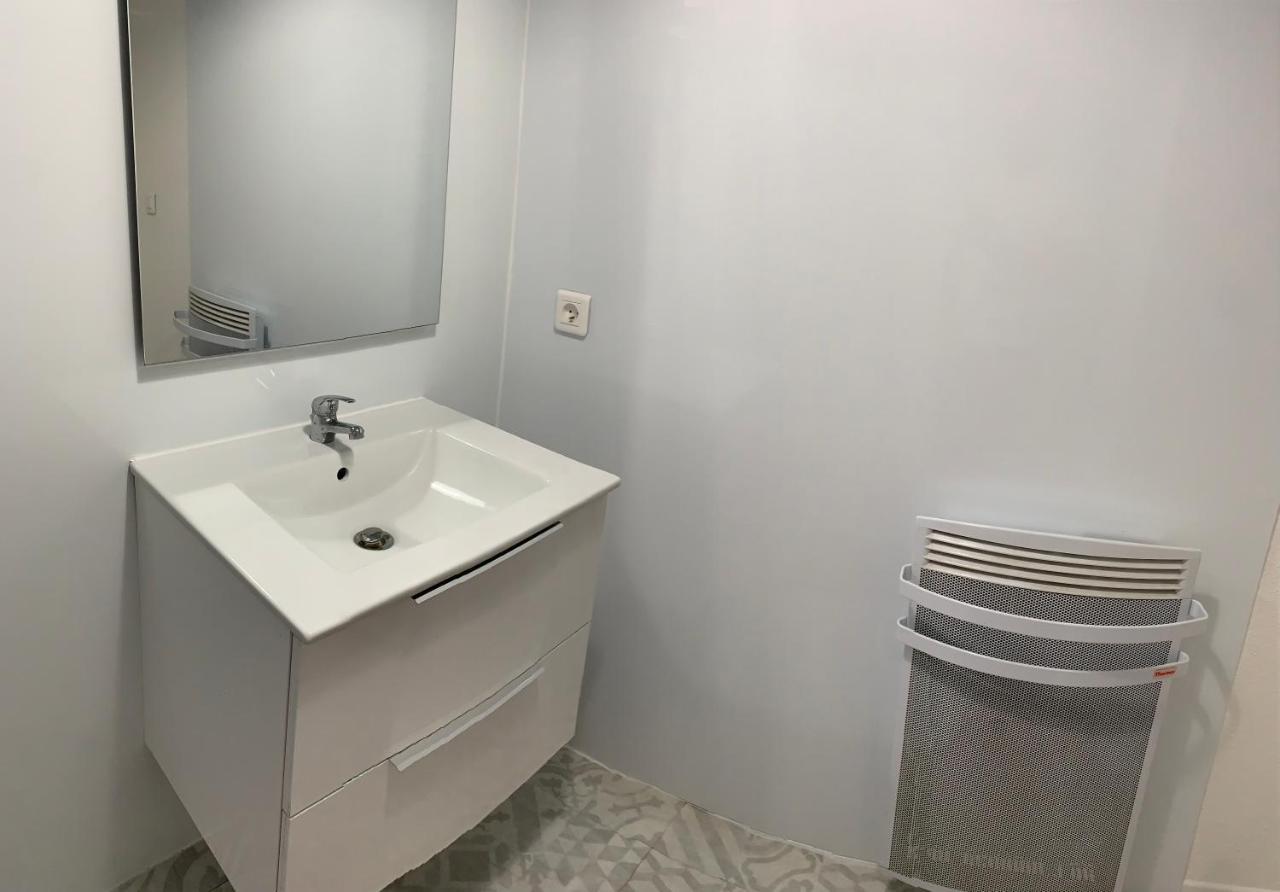 Appartement 2Eme Etage 42M2 Hyper Centre Ville / Parking Gratuit Riom Esterno foto