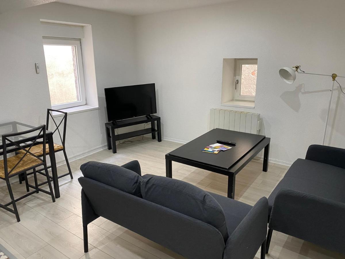 Appartement 2Eme Etage 42M2 Hyper Centre Ville / Parking Gratuit Riom Esterno foto